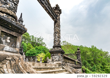 カイディン帝陵の拝庭と石像ベトナム カイディン帝陵の拝庭と石像ベトナム 59292329