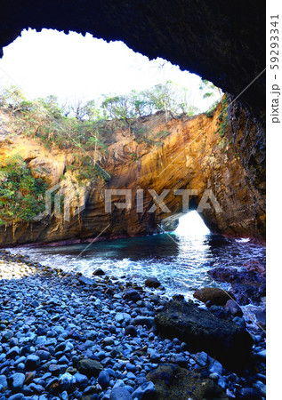 静岡県下田市の龍宮窟 静岡県下田市の龍宮窟 59293341