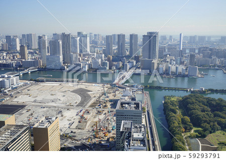 日本の東京都市景観 築地市場跡地。扇形の建物もきれいに取り壊された=2019年11月6日撮影 日本の東京都市景観 築地市場跡地。扇形の建物もきれいに取り壊された=2019年11月6日撮影 59293791
