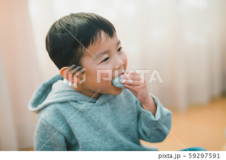 5 years old 5 years old 59297591