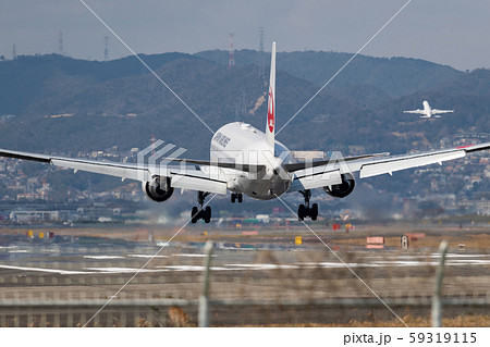 大阪国際空港 離着陸 大阪国際空港 離着陸 59319115