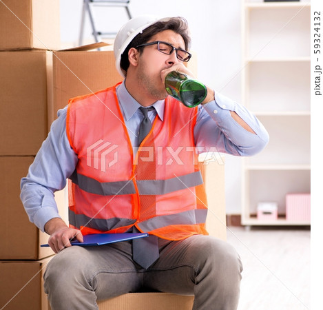 Delivery man drunk at work 59324132