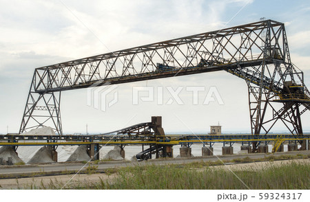Equipment for the extraction of salt from the sea 59324317