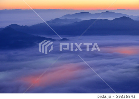 岩屋山の雲海 岩屋山の雲海 59326843