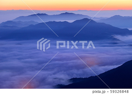 岩屋山の雲海 岩屋山の雲海 59326848