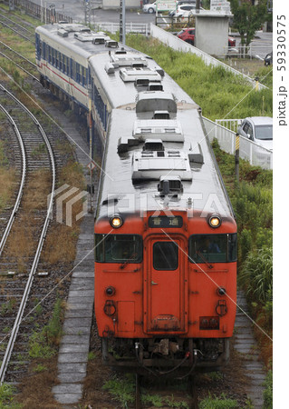 新津運輸区で入換えを行うキハ40列 新津運輸区で入換えを行うキハ40列 59330575