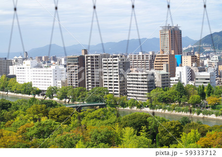 おりずる会館の窓越しから眺めた広島の街並 おりずる会館の窓越しから眺めた広島の街並 59333712