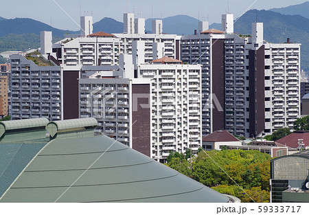 おりずる会館の窓越しから眺めた基町高層アパート おりずる会館の窓越しから眺めた基町高層アパート 59333717