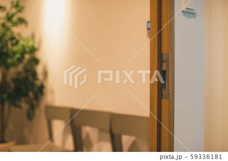 ラッチ受け 59336181