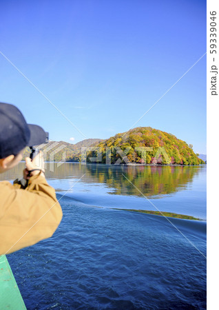 洞爺湖 中島 弁天島と遊覧を楽しむ観光客 洞爺湖 中島 弁天島と遊覧を楽しむ観光客 59339046