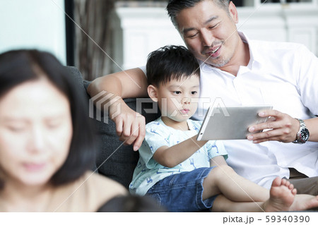 家族　ライフスタイル　子育て 59340390