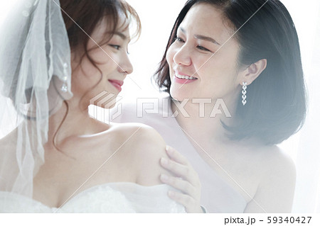 家族 娘の結婚式 家族 娘の結婚式 59340427