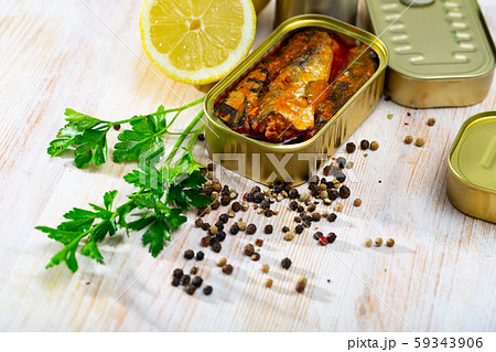 Canned spicy sardines 59343906