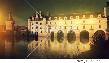 View of medieval castle Chateau de Chenonceau 59344285