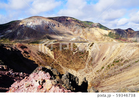 吾妻小富士のお釜と一切経山 59346738