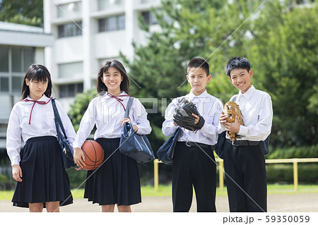 中学生　笑顔　学校生活 59350059