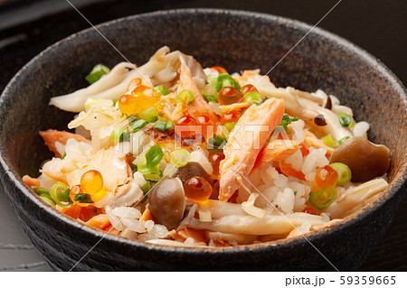 鮭の炊き込みご飯 59359665