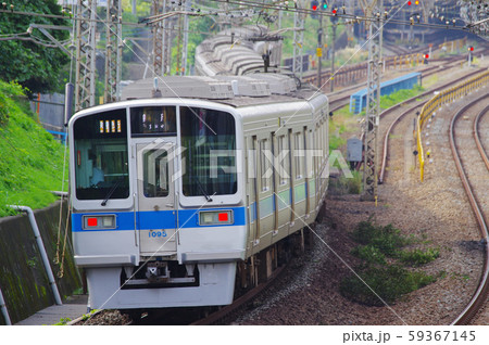 新百合ヶ丘駅付近を往来する電車 新百合ヶ丘駅付近を往来する電車 59367145