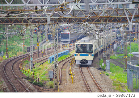 新百合ヶ丘駅付近を往来する電車 新百合ヶ丘駅付近を往来する電車 59367172