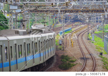 新百合ヶ丘駅付近を往来する電車 新百合ヶ丘駅付近を往来する電車 59367178