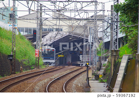 新百合ヶ丘駅付近を往来する電車 新百合ヶ丘駅付近を往来する電車 59367192