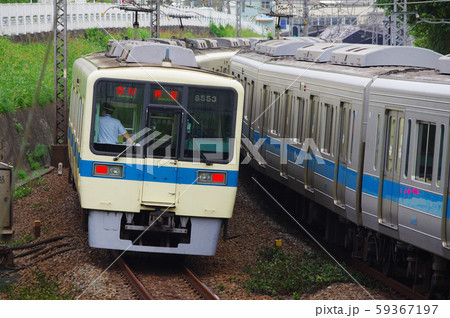 新百合ヶ丘駅付近を往来する電車 59367197