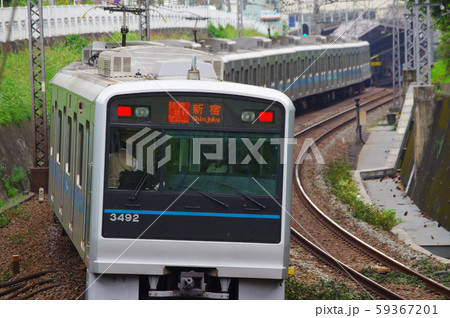 新百合ヶ丘駅付近を往来する電車 59367201