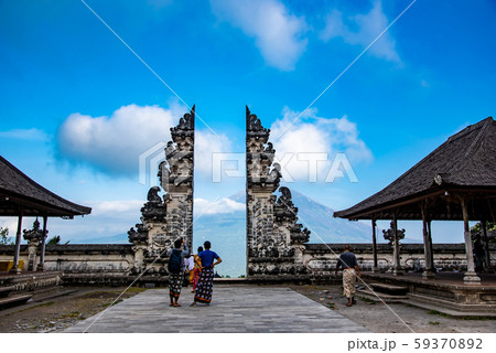 インドネシア バリ島 ランプヤン寺院の天国の門 インドネシア バリ島 ランプヤン寺院の天国の門 59370892