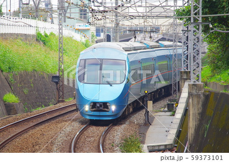 新百合ヶ丘駅付近を往来するロマンスカー 新百合ヶ丘駅付近を往来するロマンスカー 59373101