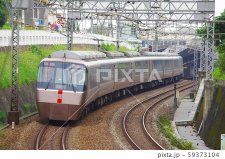 新百合ヶ丘駅付近を往来するロマンスカー 59373104