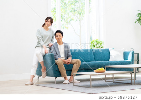 若い夫婦 59375127