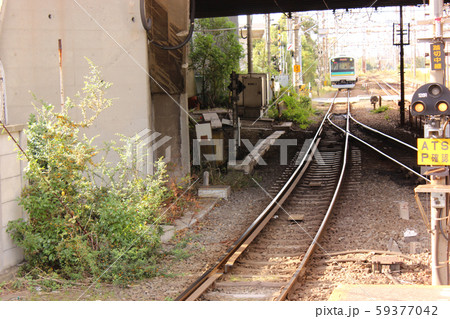 南武線浜川崎駅に到着する電車 南武線浜川崎駅に到着する電車 59377042