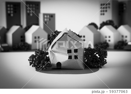 空き家問題 不良物件 登記 老朽化 不動産 相続 空き家問題 不良物件 登記 老朽化 不動産 相続 59377063