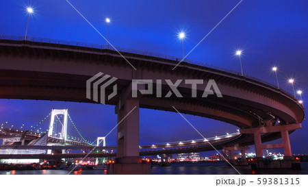Summer Sunset Rainbow Bridge in Tokyo 59381315