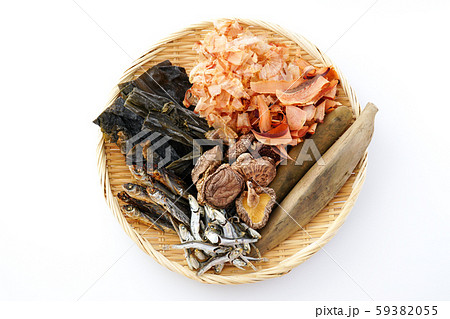 昆布、焼きあご、煮干し、乾しいたけ、鰹削り節、枯本節 59382055