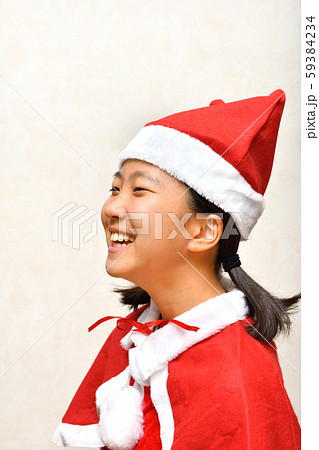 サンタクロース衣装の女の子 サンタクロース衣装の女の子 59384234