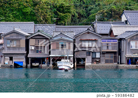 遊覧船より伊根の舟屋 59386482