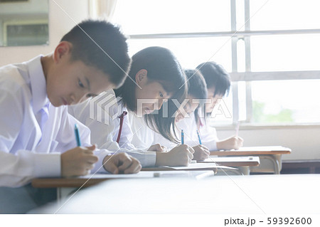 勉強 授業風景 中高生イメージ 勉強 授業風景 中高生イメージ 59392600