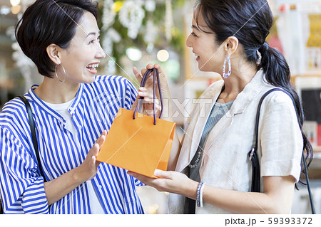 買い物 シッョピング 女性 プレゼント 買い物 シッョピング 女性 プレゼント 59393372