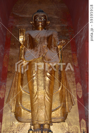 アーナンダ寺院の釈迦牟尼仏(ミャンマー バガン) 59395918
