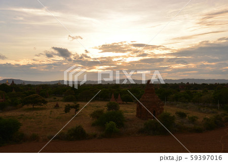 ミャンマー バガンのサンセット ミャンマー バガンのサンセット 59397016