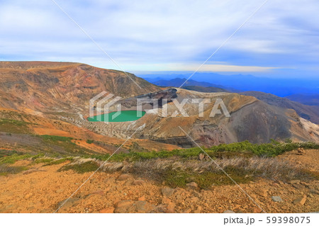 【宮城県】蔵王の御釜(五色沼) 【宮城県】蔵王の御釜(五色沼) 59398075
