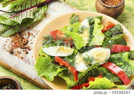 Healthy and tasty salad 59398207