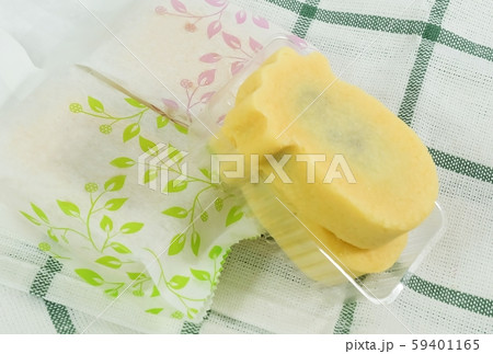 Delicious Taiwanese Pineapple Pies with Paper Delicious Taiwanese Pineapple Pies with Paper 59401165