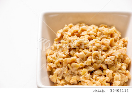 ひきわり納豆。(白バック) ひきわり納豆。(白バック) 59402112