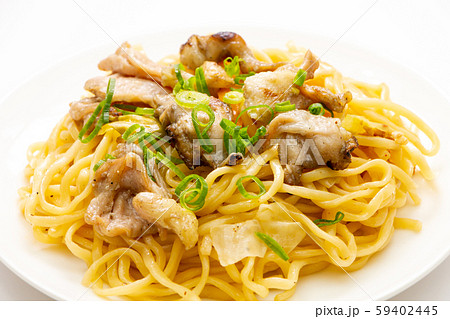 鶏塩焼きそば。(白皿･白バック) 59402445