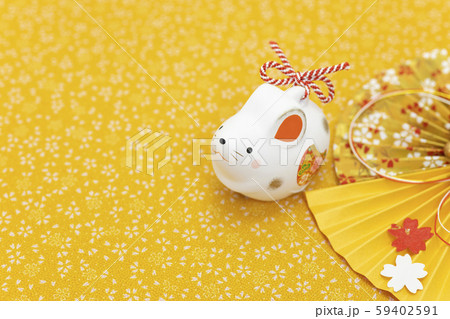 子年　年賀素材〜福寿ねずみの置物　土鈴　扇子飾り 59402591