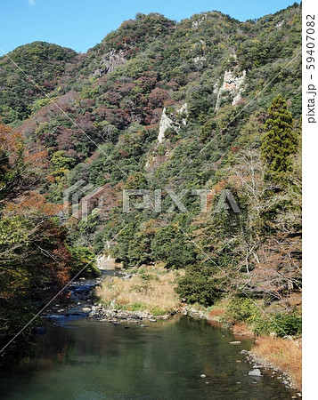 紅葉には少し早い有漢渓 59407082