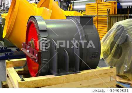 Synchronous traction generator with a cylindrical 59409331