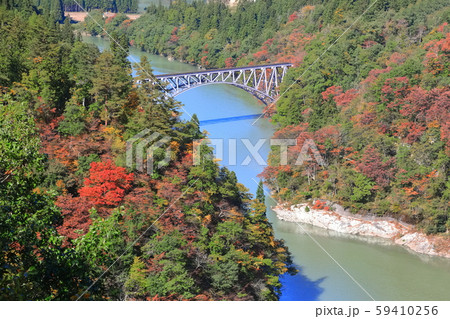 【福島県】只見川第1橋梁の紅葉 59410256